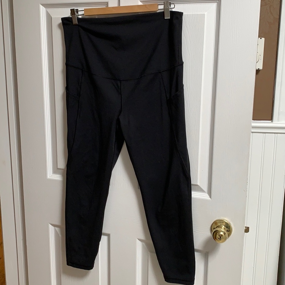 Gap Maternity leggings size medium